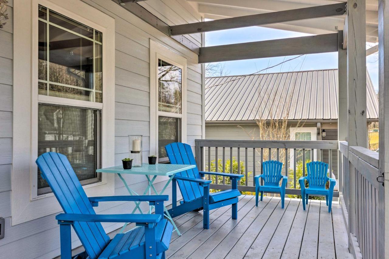 Downtown Brevard Retreat With Fire Pit And Deck! Exterior foto